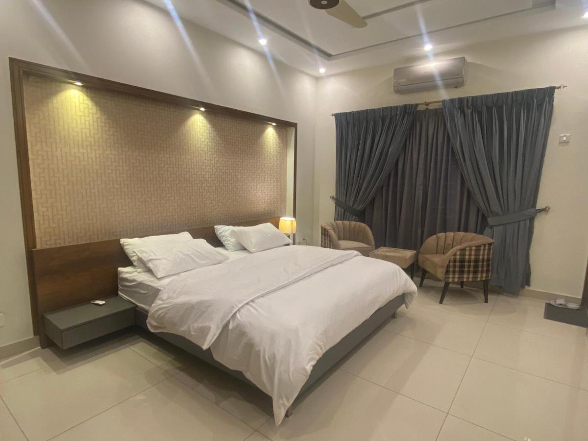 Luxury Guest House In Bahria Town Rawalpindi Esterno foto