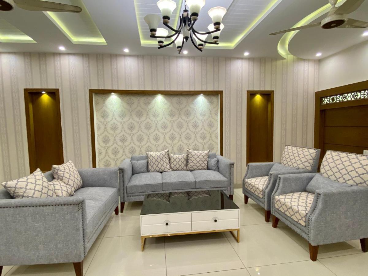Luxury Guest House In Bahria Town Rawalpindi Esterno foto