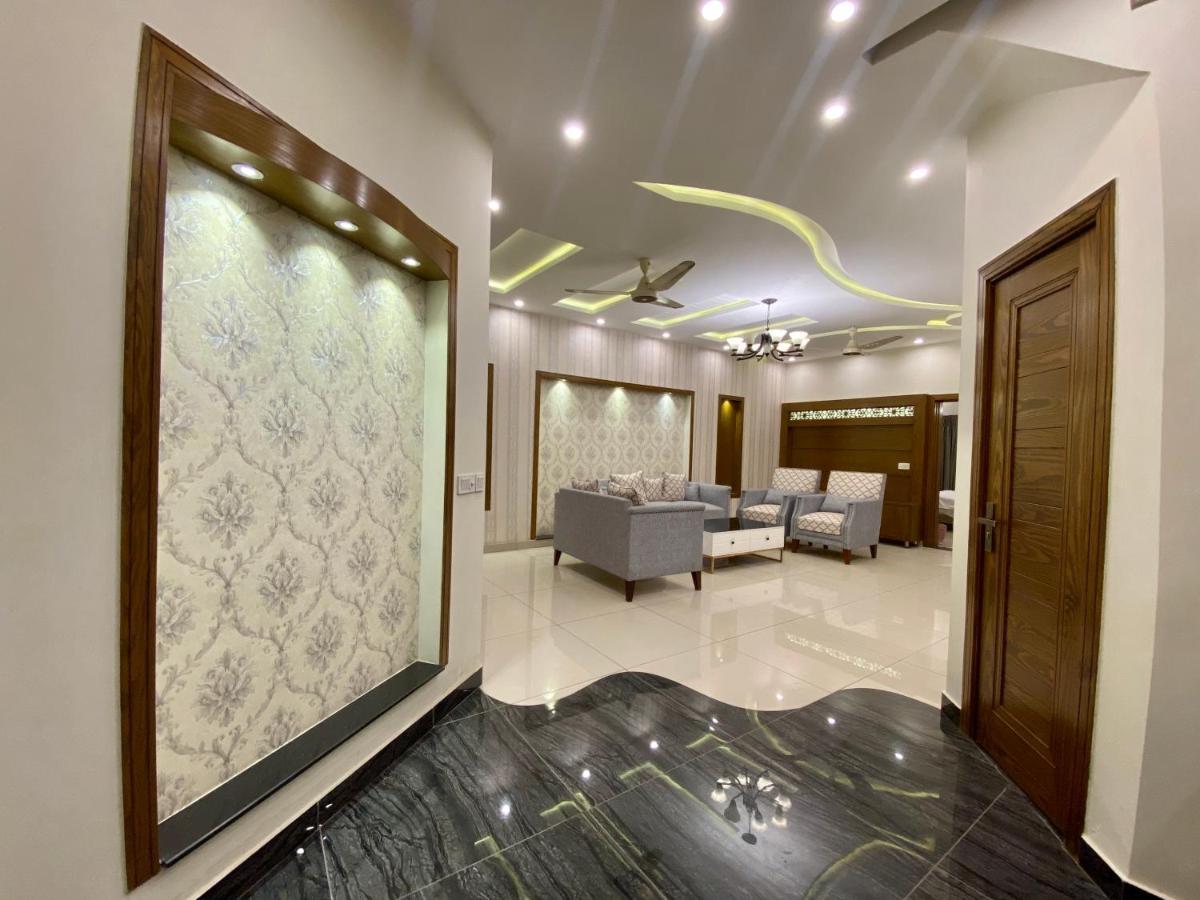 Luxury Guest House In Bahria Town Rawalpindi Esterno foto