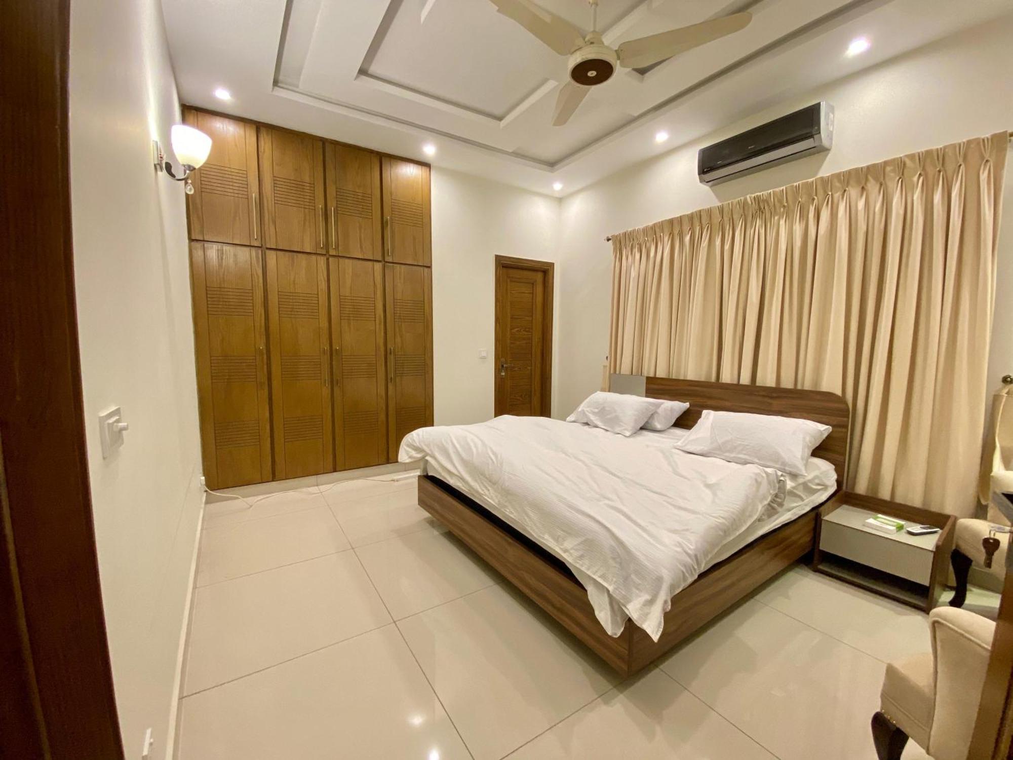 Luxury Guest House In Bahria Town Rawalpindi Esterno foto