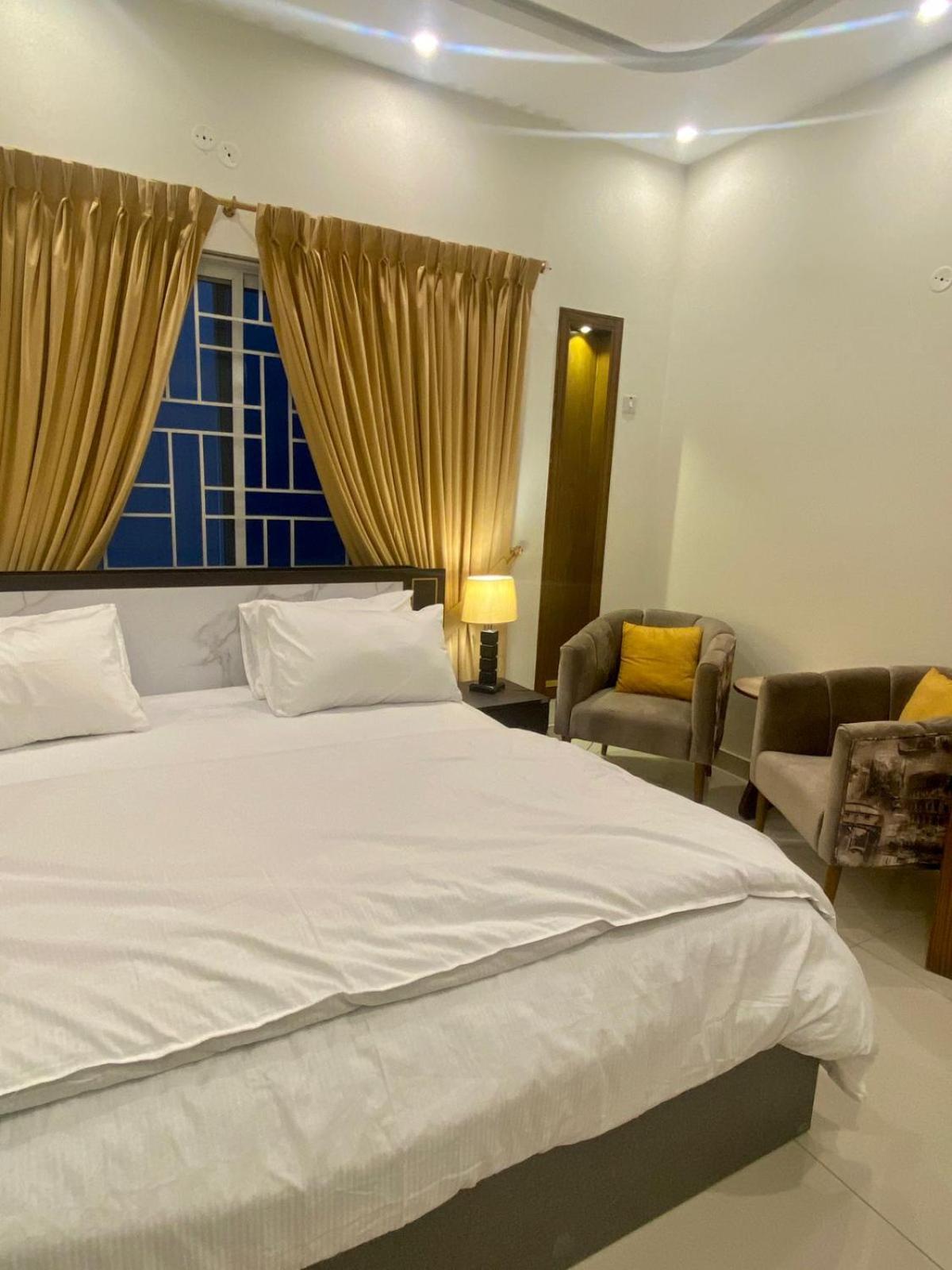 Luxury Guest House In Bahria Town Rawalpindi Esterno foto